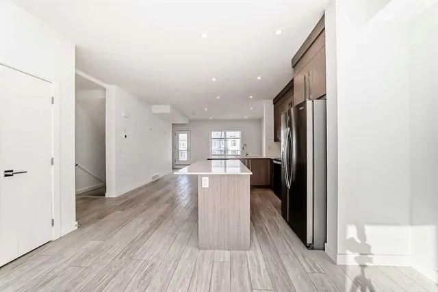 693 Savanna Blvd, Calgary 5