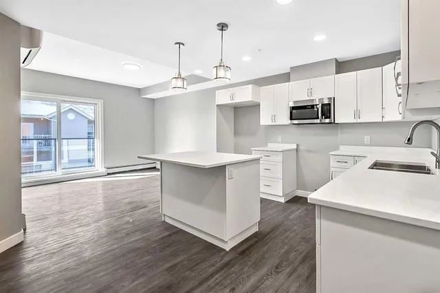 97 Station Dr #302, Sylvan Lake 3