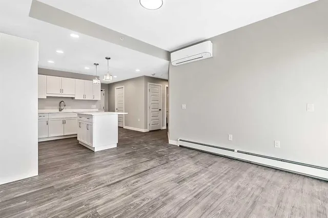 97 Station Dr #302, Sylvan Lake 5