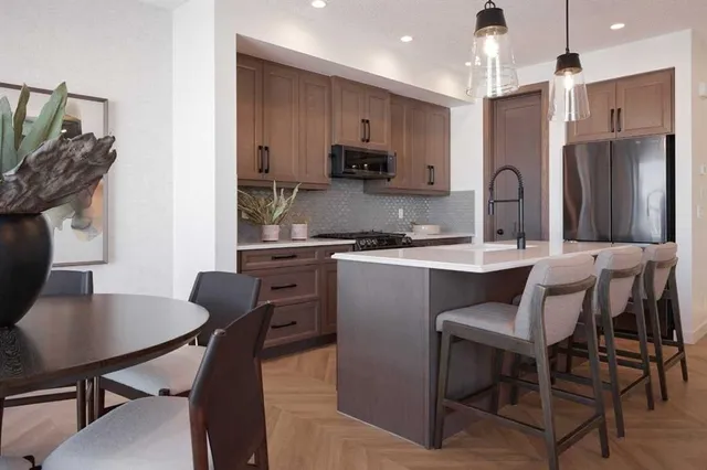 58 Raven Pt, Calgary 4
