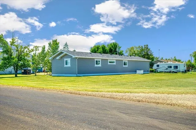 513 Railway Ave, Rural Vulcan County 2