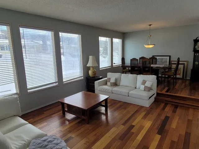 7110 99A St, Peace River 2