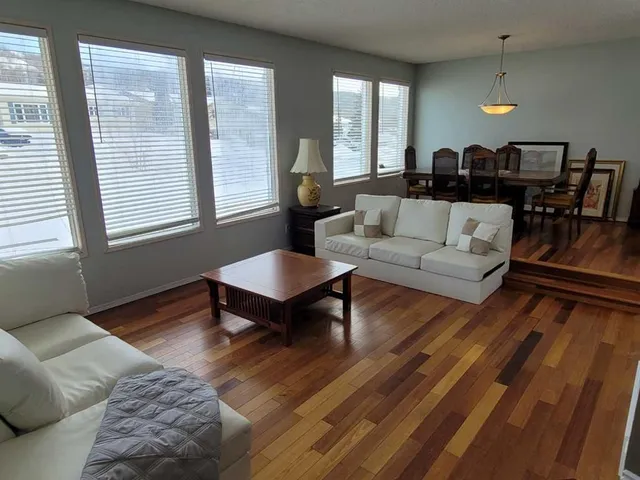 7110 99A St, Peace River 4
