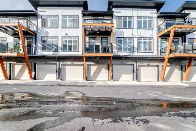 4697 SETON Dr, Calgary 5