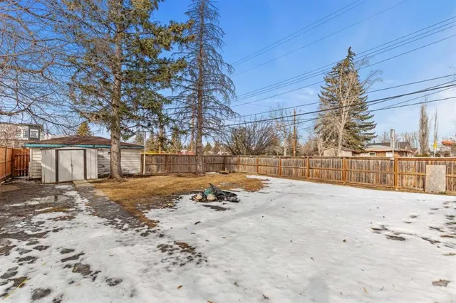 1403 43 St, Calgary 5