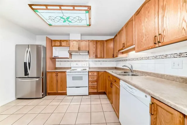 3202 Sienna Park Green, Calgary 4