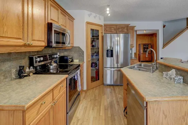 182 Harvest Creek Close, Calgary 3