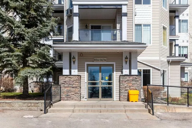 345 Rocky Vista Pk #203, Calgary