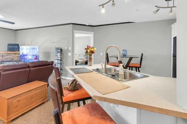 345 Rocky Vista Pk #203, Calgary 4