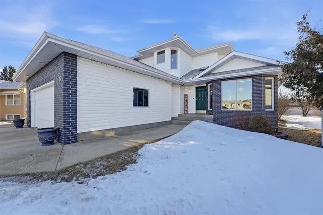 62 Street Close #5, Stettler 2
