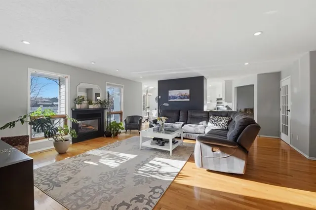 62 Street Close #5, Stettler 4