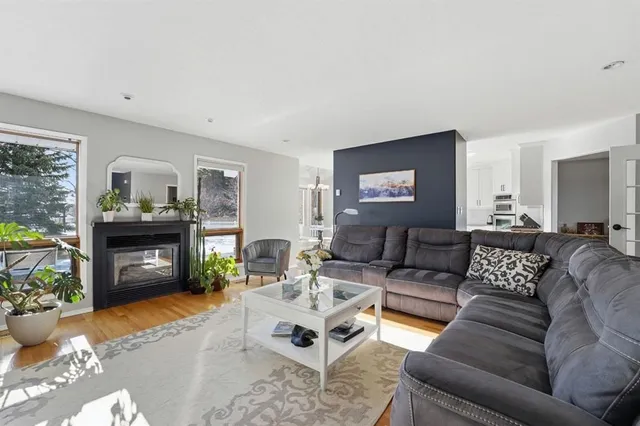 62 Street Close #5, Stettler 5