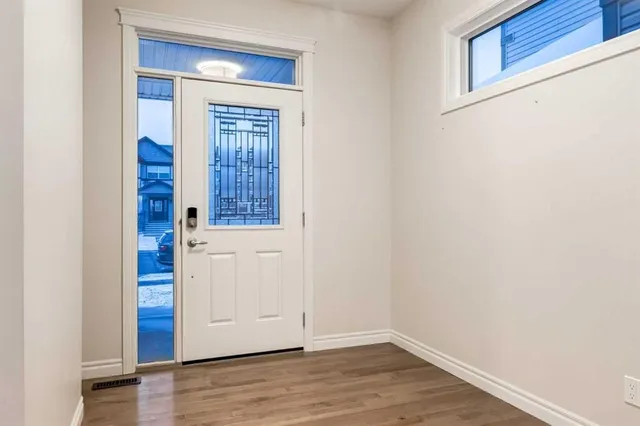 104 HILLCREST Ave, Airdrie 3