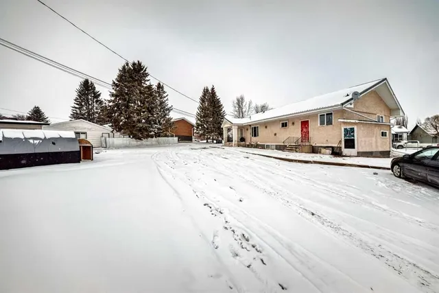 5001 62 Ave, Ponoka 2