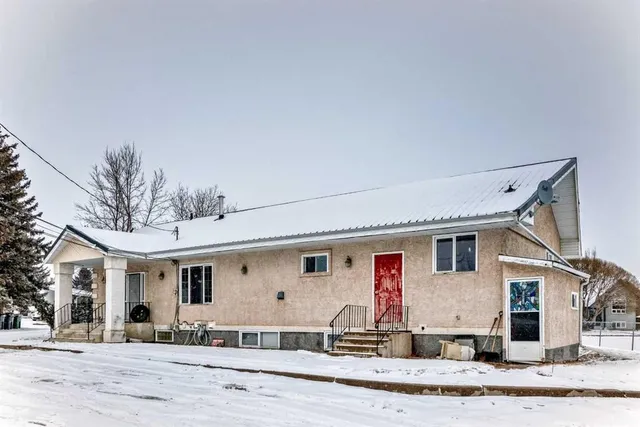 5001 62 Ave, Ponoka 4