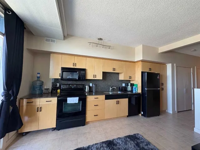 8880 Horton Rd #1315, Calgary 4