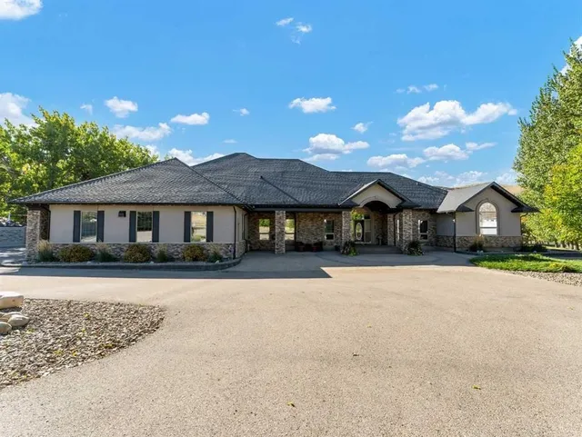 29 Sunvalley Crt, Redcliff 3