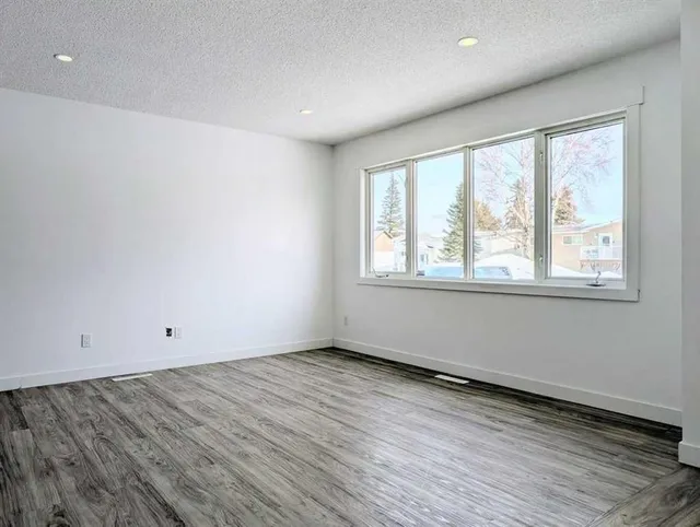 400 4 St, Slave Lake 3