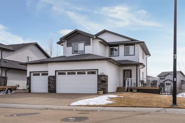 5215 35 Ave, Camrose