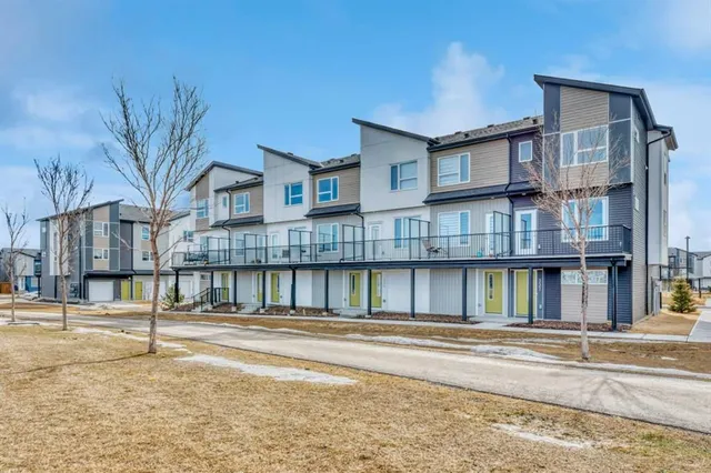 301 Redstone Blvd #337, Calgary 3