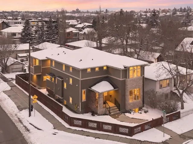 201 12 St, Calgary 5