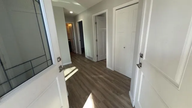 501 5 St, Hanna 5