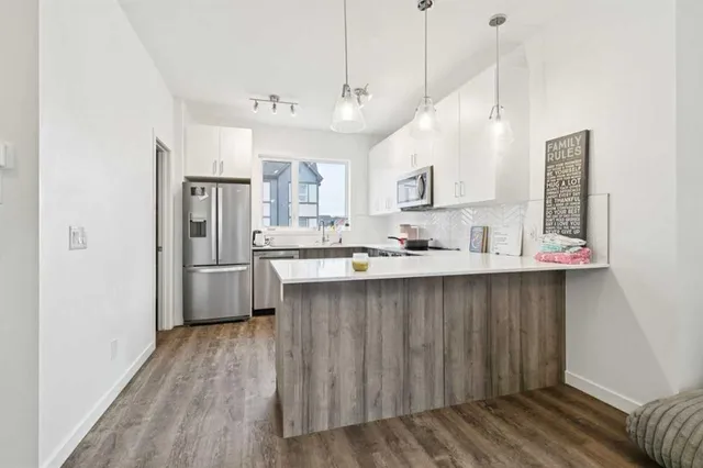 850 Belmont Dr #403, Calgary 2