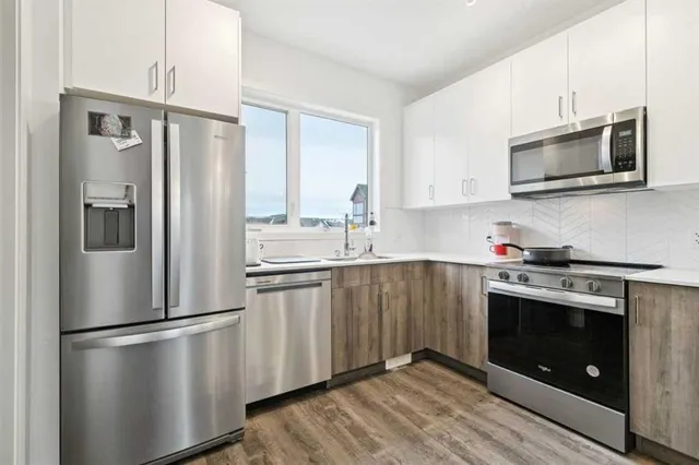 850 Belmont Dr #403, Calgary 3