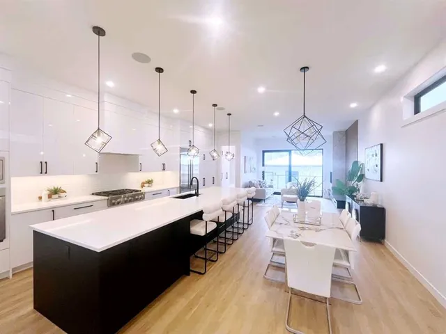 2107 Victoria Cres, Calgary 5