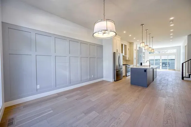 2008 26A St, Calgary 4