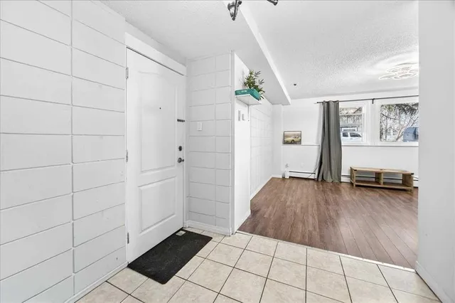 2111 14 St #101, Calgary 4