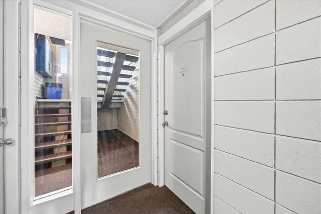 2111 14 St #101, Calgary 5