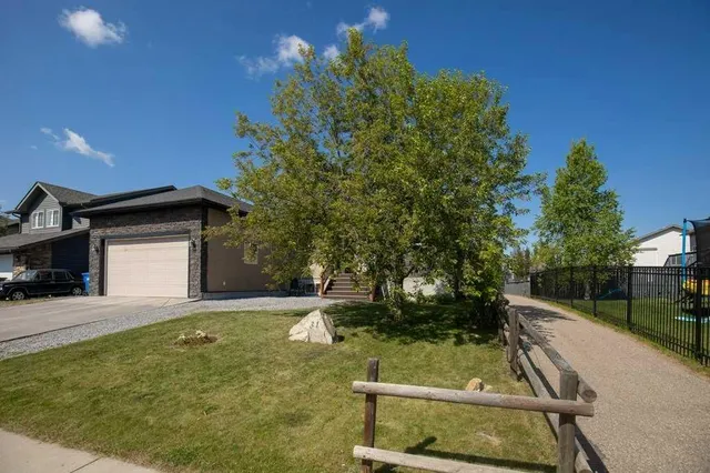 431 Carriage Lane Cross, Carstairs 3