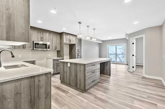 97 Station Dr #405, Sylvan Lake 3