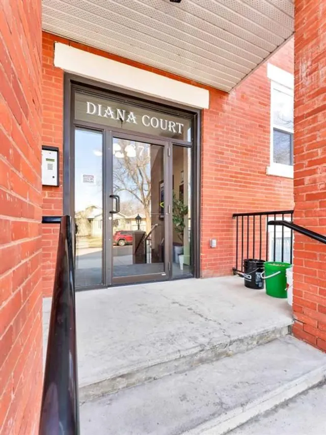 371 Aberdeen St #106, Medicine Hat 2