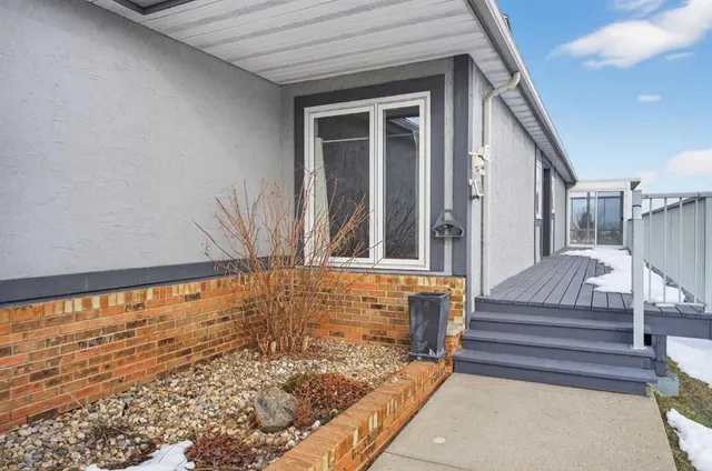 96 Norquay Hts, Calgary 3