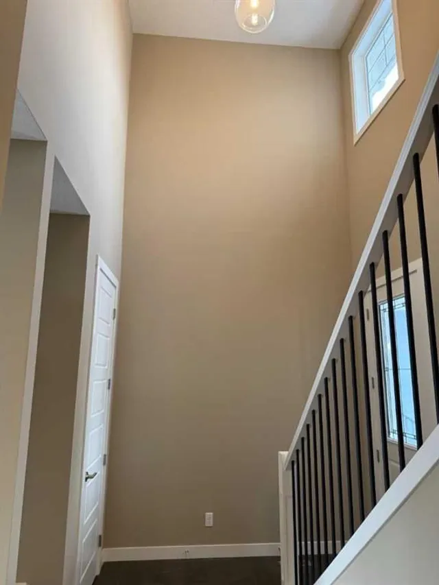 115 Sundown Cres, Cochrane 2