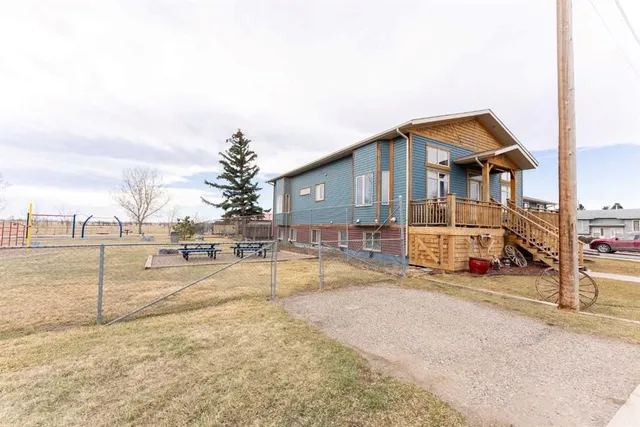 4330 4 Ave, Fairview (Hamlet) 3