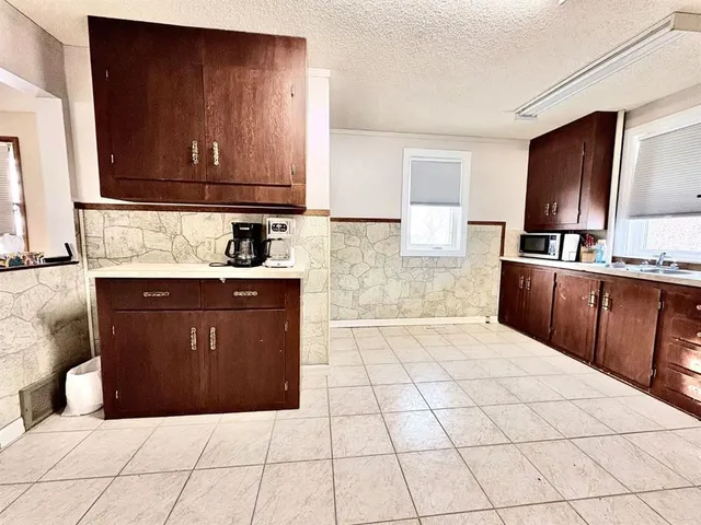 110 1 Ave, Acadia Valley 4