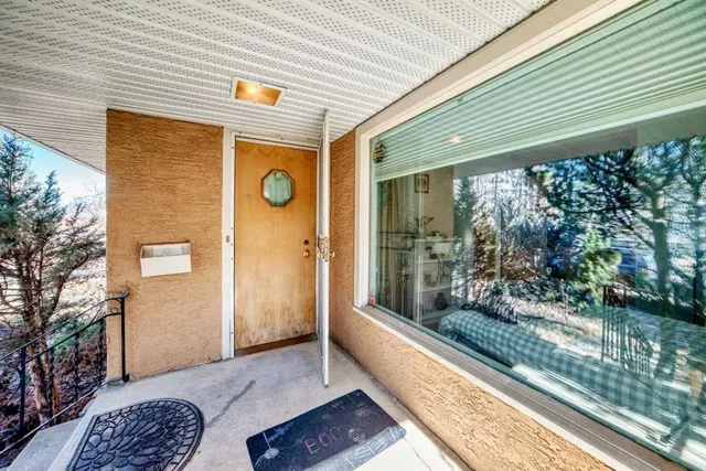 2328 Capitol Hill Cres, Calgary 2