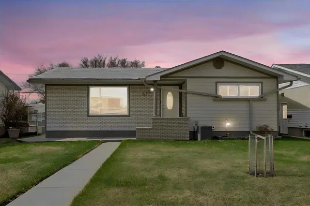 415 12 St, Drumheller