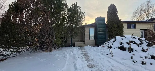 235 Fallswater Rd, Calgary 1