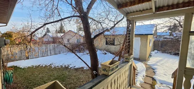 235 Fallswater Rd, Calgary 3