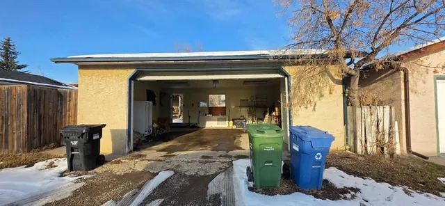 235 Fallswater Rd, Calgary 5