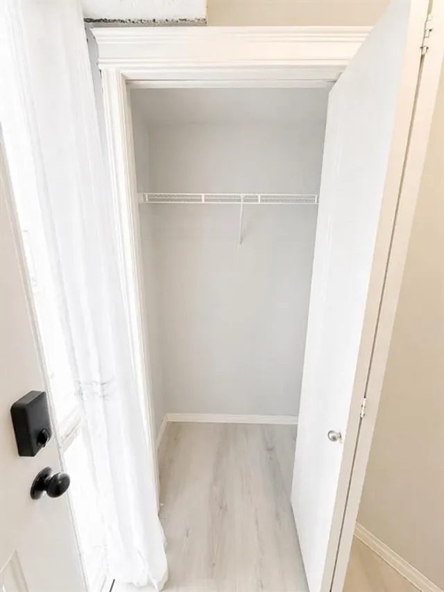 103 STRATHAVEN Dr #323, Strathmore 4