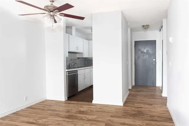 2611 15A St #302, Calgary 4