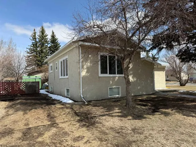 104 7 Ave, Vulcan 2