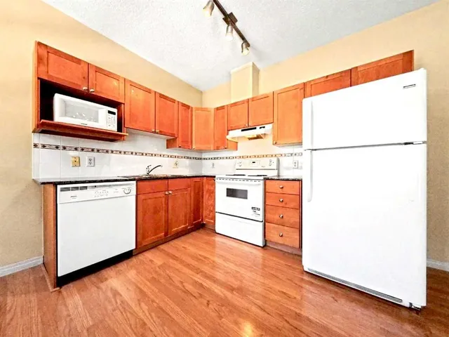 333 Riverfront Ave #209, Calgary 2