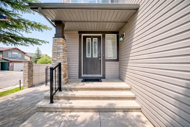 104 Panamount Terr, Calgary 2