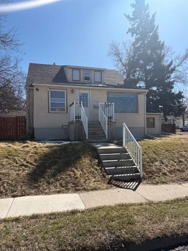 712 9 Ave, Lethbridge 2